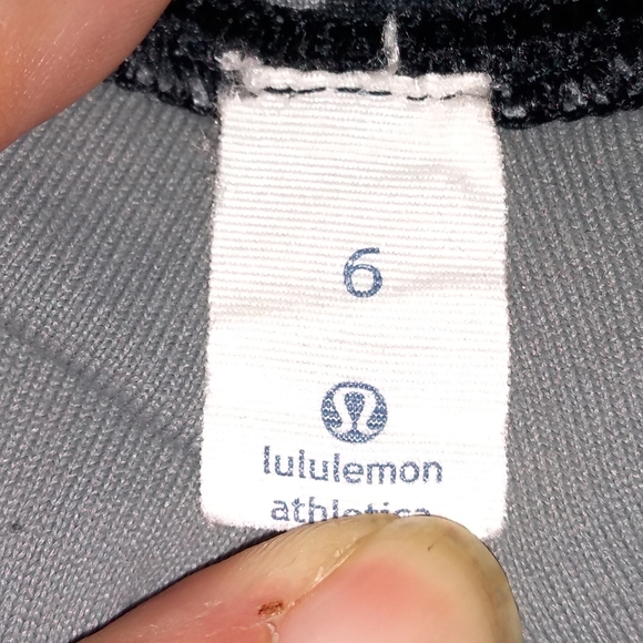 Lululemon True Self Crop II Samba Snake Battleship Black Leggings, Size 6 - Picture 10 of 13